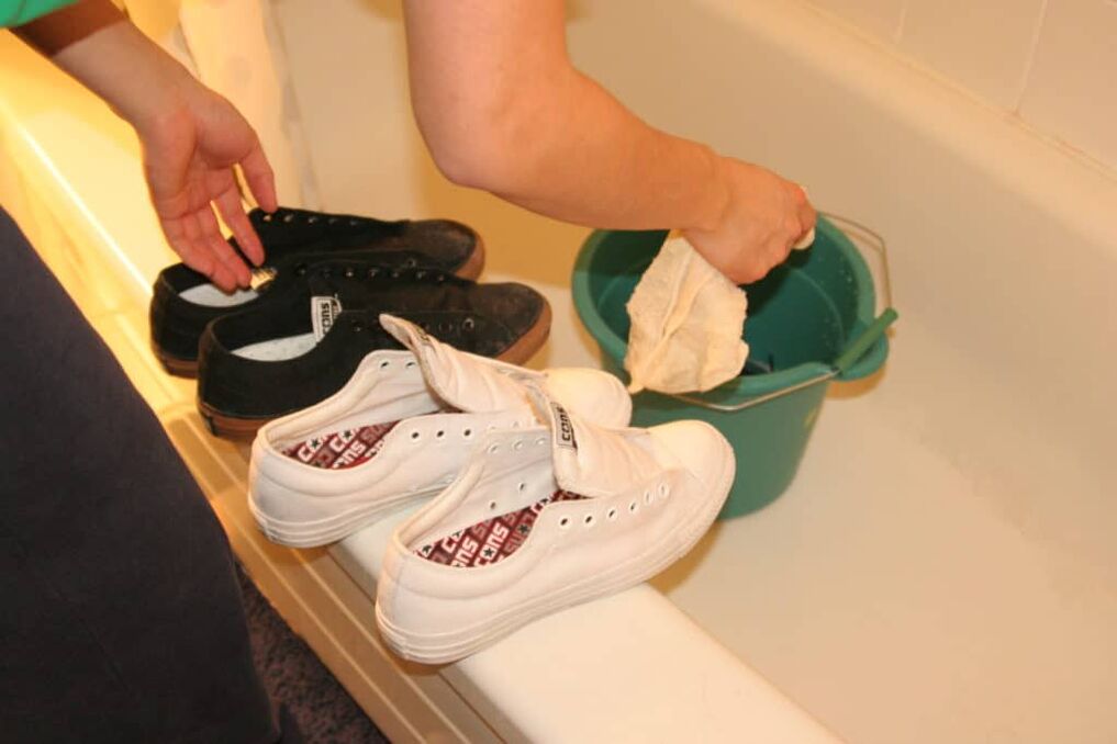 disinfection of shoes from fungus on the toes